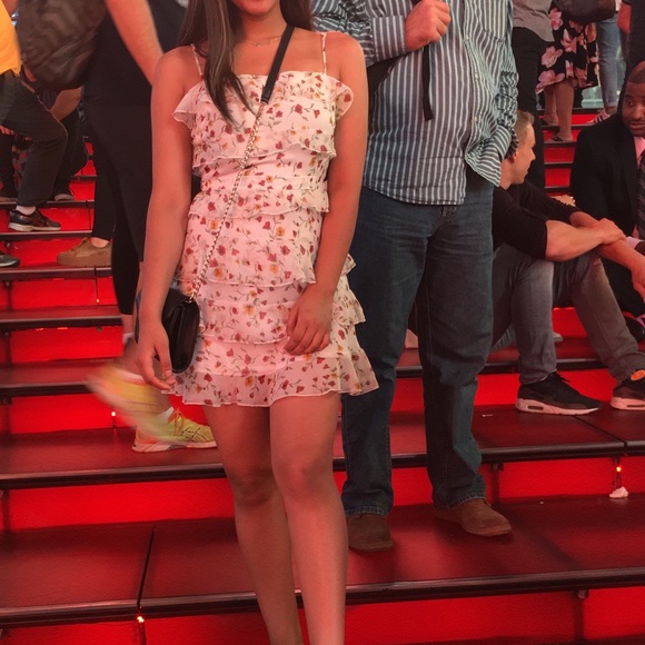 Cute little white dress. - Picture 1 of 4